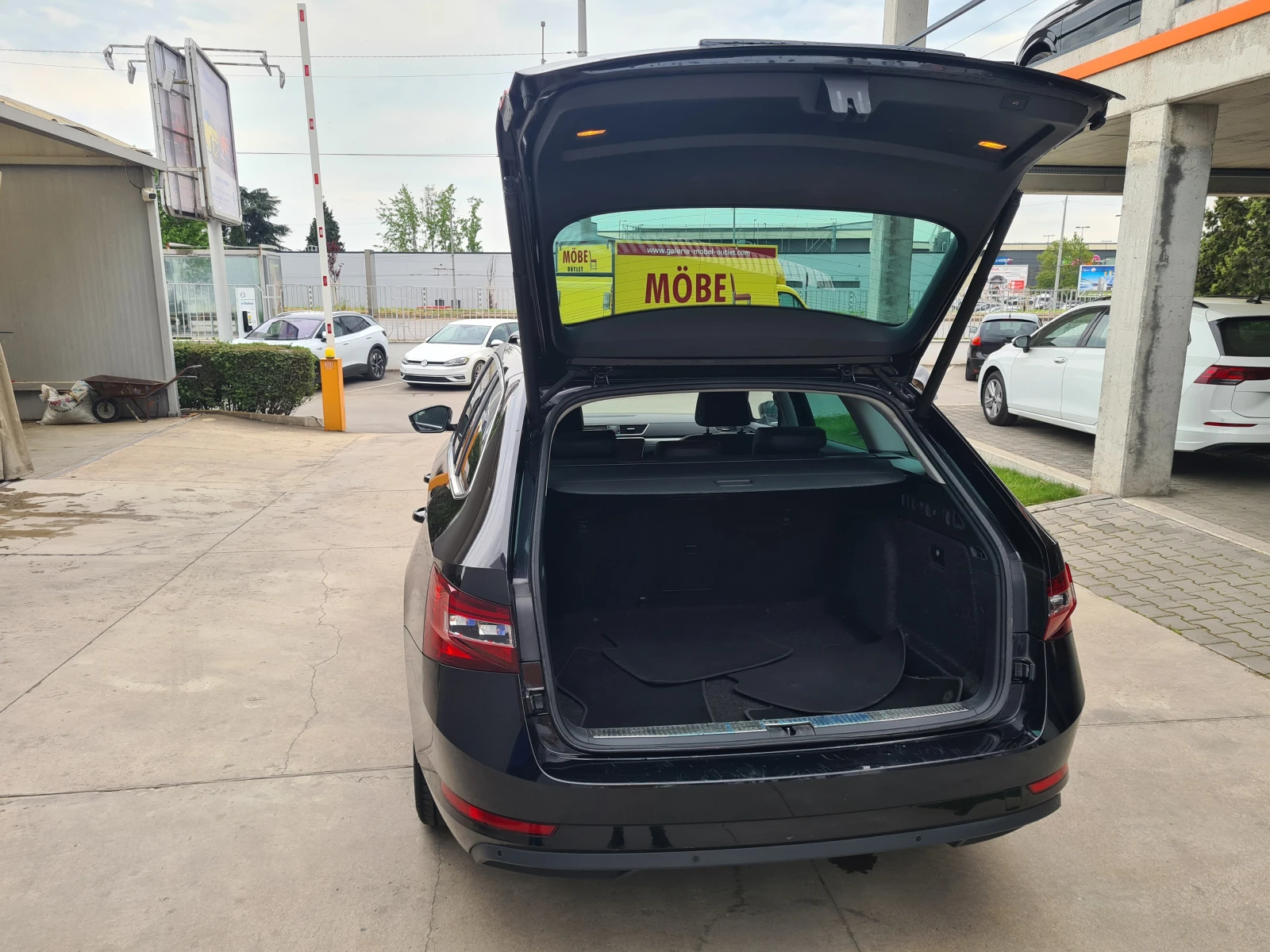 Skoda Superb 2.0 TDI, снимка 7 - Автомобили и джипове - 54464231