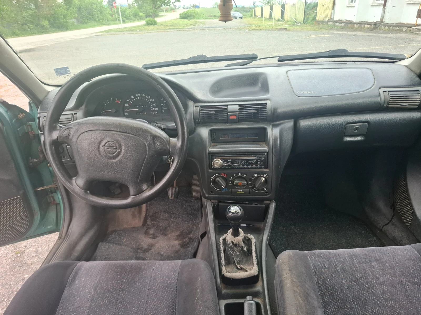 Opel Astra 1.7 TD, снимка 9 - Автомобили и джипове - 54487352