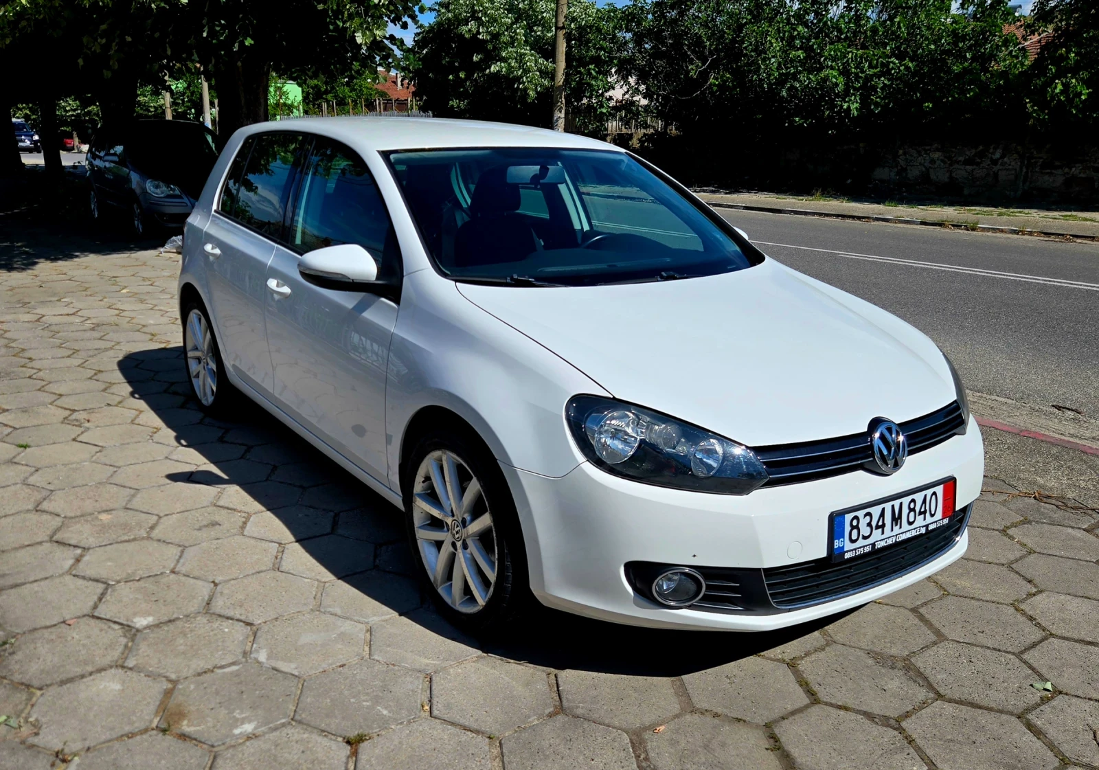 VW Golf 1.6дти automat, снимка 9 - Автомобили и джипове - 54649491