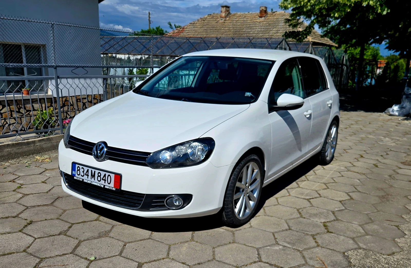 VW Golf 1.6дти automat, снимка 3 - Автомобили и джипове - 54649491