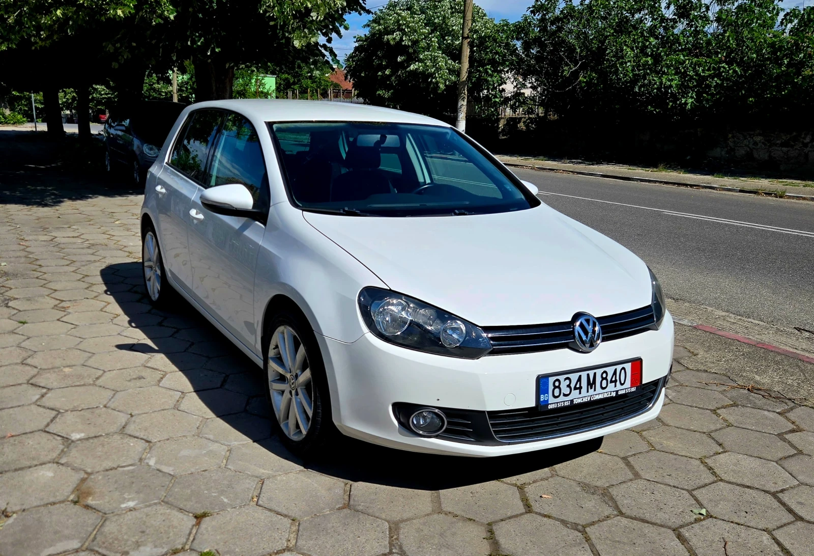 VW Golf 1.6дти automat, снимка 10 - Автомобили и джипове - 54649491