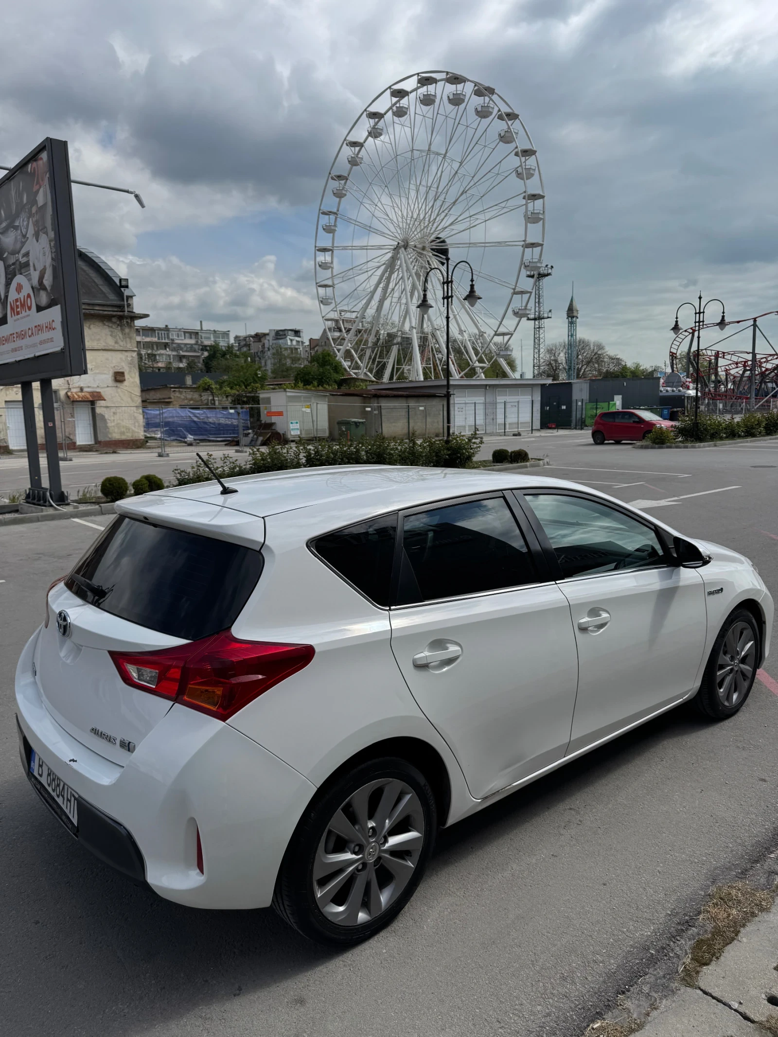 Toyota Auris 1.8 HYBRID , снимка 4 - Автомобили и джипове - 54688119