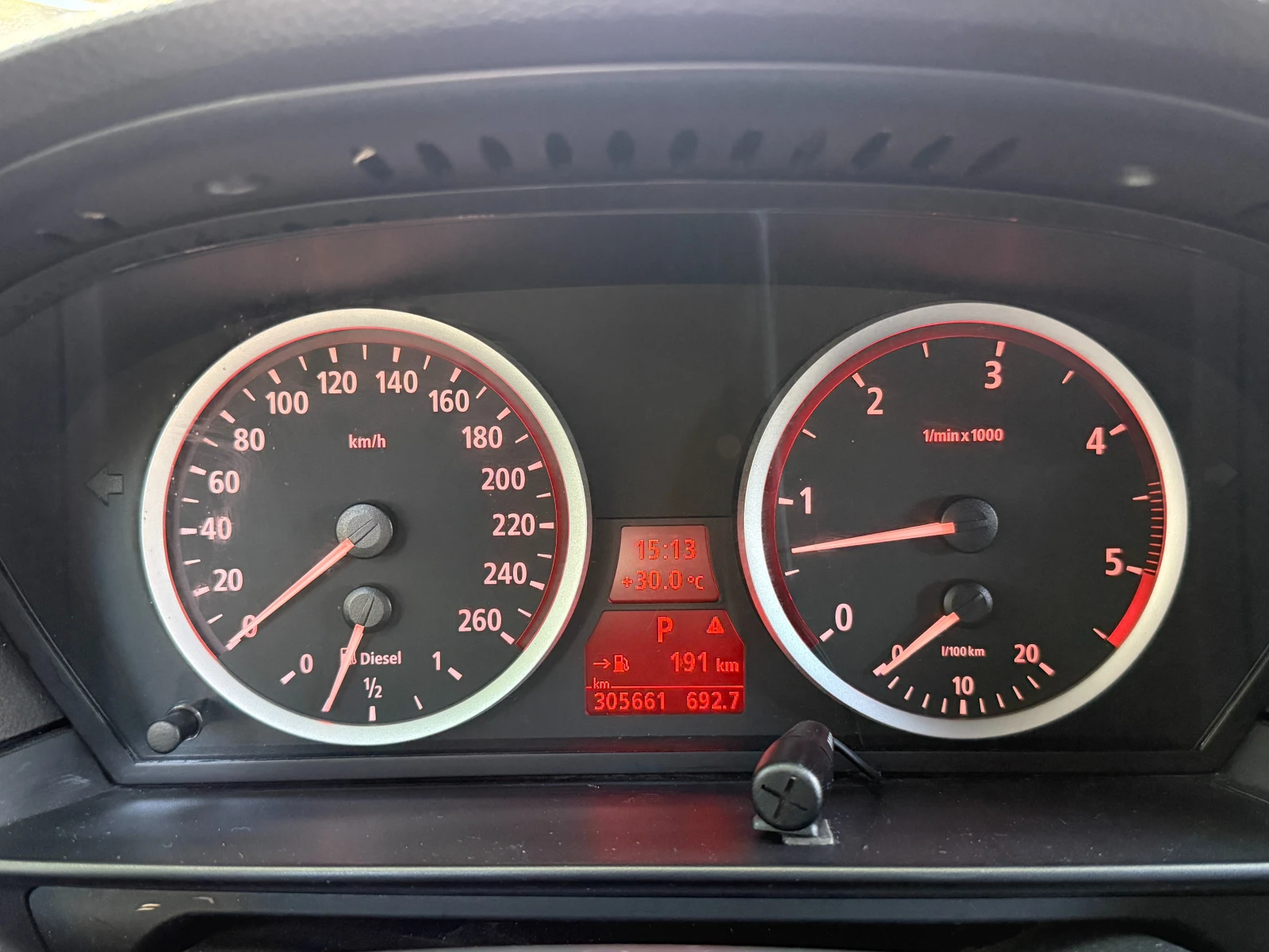 BMW 530 D 6 МЕСЕЦА ГАРАНЦИЯ/218к.с. Кожа/Подгрев, снимка 13 - Автомобили и джипове - 54868808