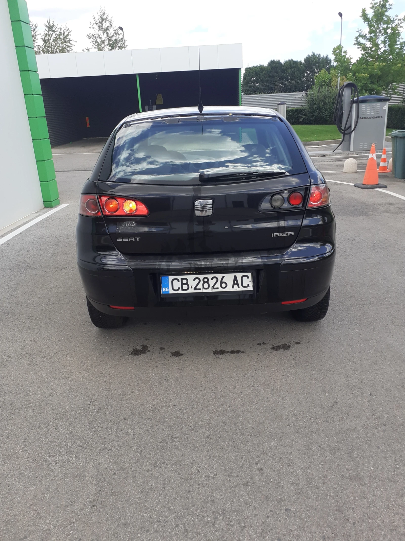 Seat Ibiza 1.2, снимка 4 - Автомобили и джипове - 55162371