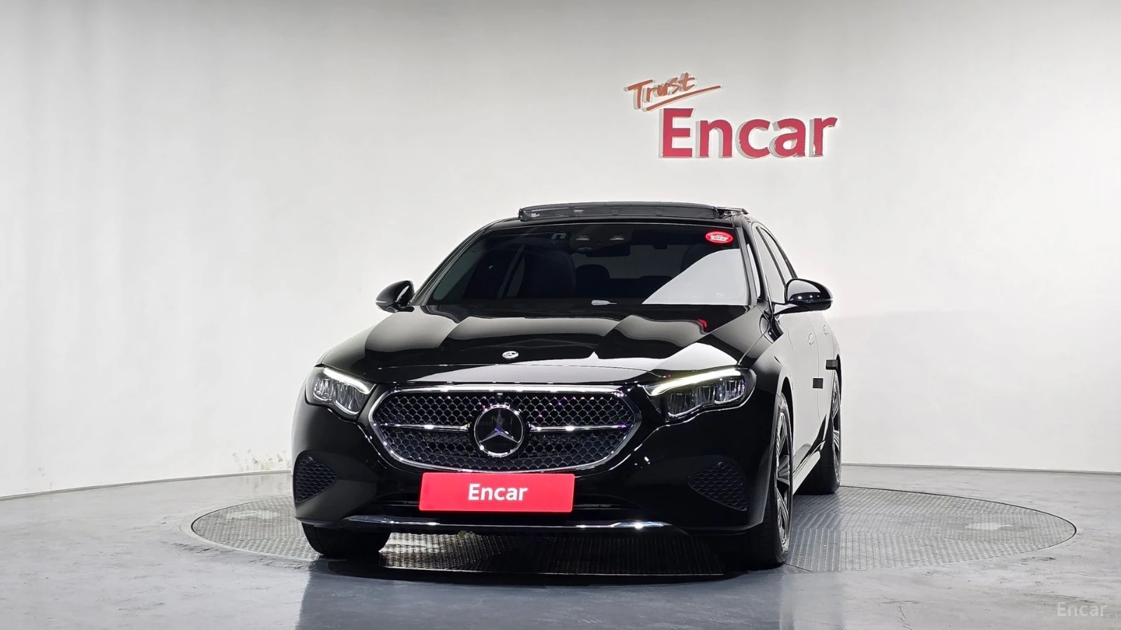Mercedes-Benz E 200 ПАМЕТ* ПОДГРЕВ* ОБДУХВАНЕ* 360 КАМЕРА* , снимка 3 - Автомобили и джипове - 55459904