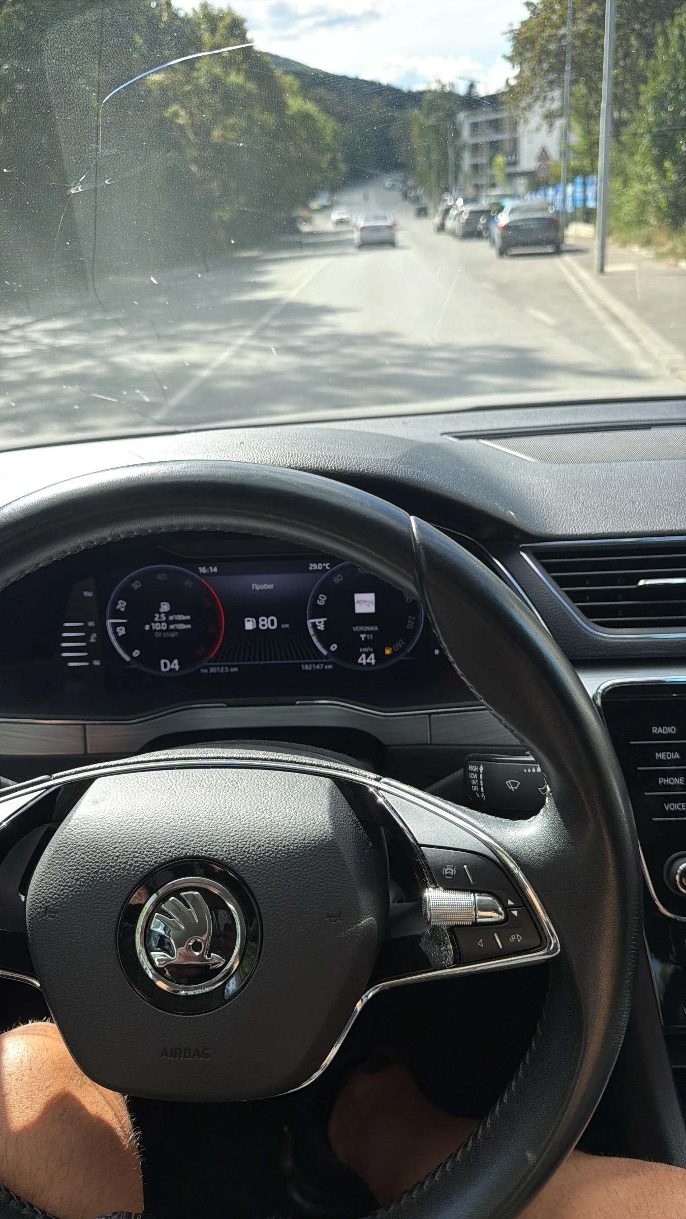 Skoda Superb 4х4 ГОТОВ ЛИЗИНГ 5000 първоначална , снимка 2 - Автомобили и джипове - 55955587