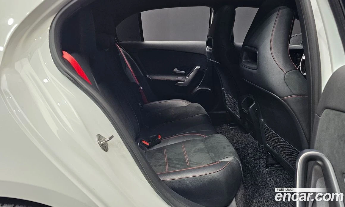 Mercedes-Benz A45 AMG 4MAITC+ , снимка 16 - Автомобили и джипове - 56276920