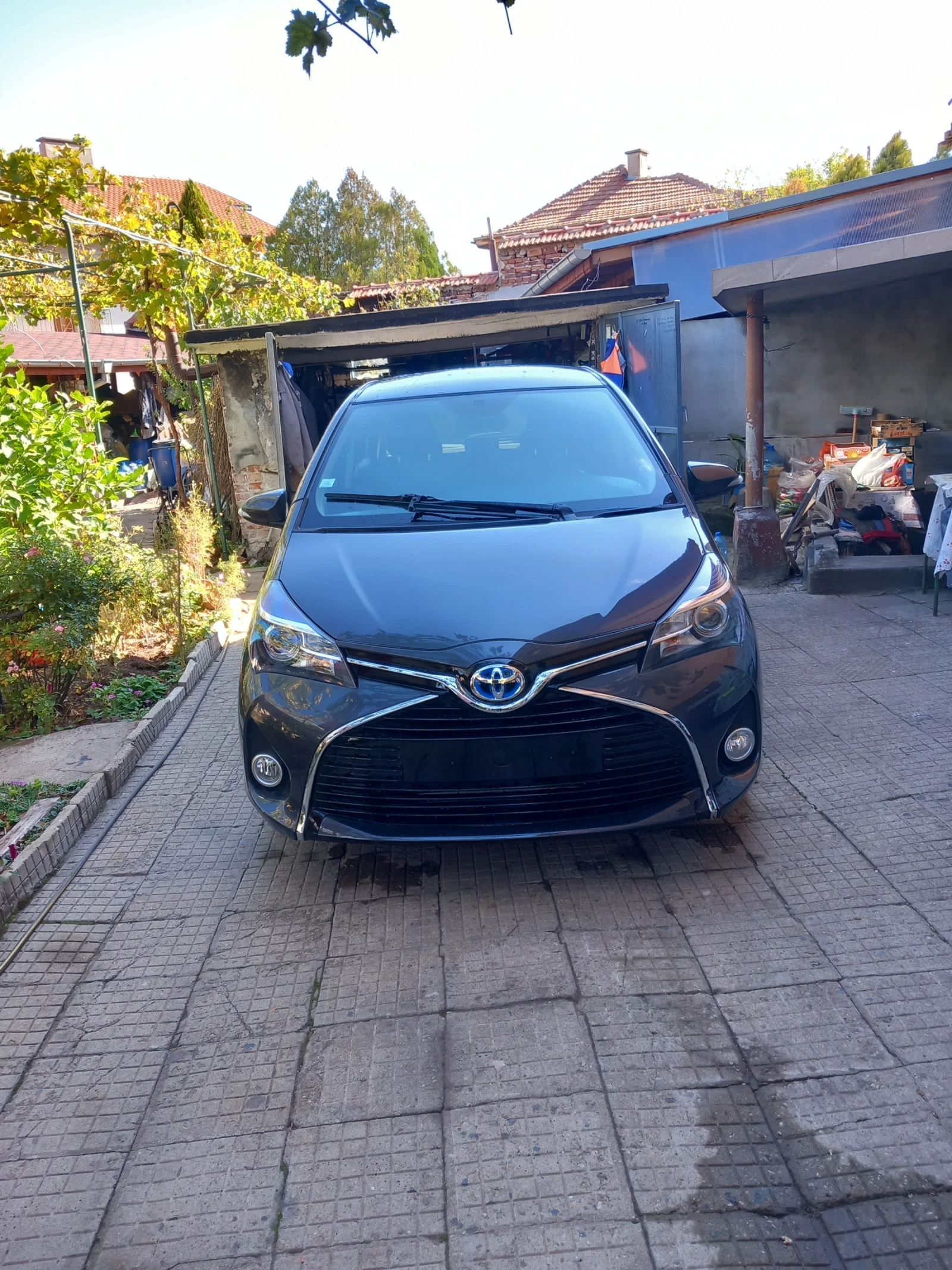Toyota Yaris 1.5hibrid , 118000km.