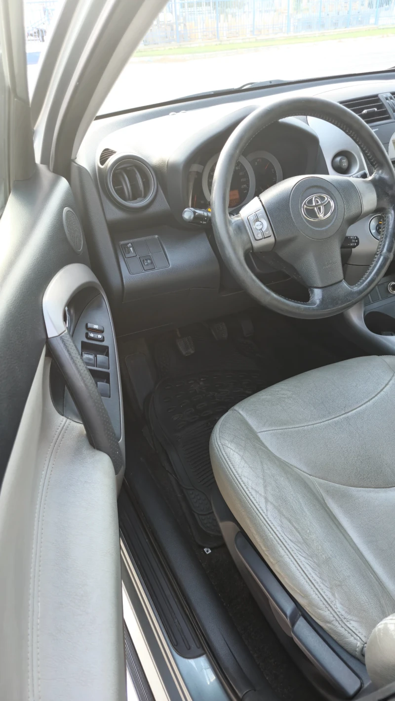 Toyota Rav4 2.0 4x4, снимка 11 - Автомобили и джипове - 47539499