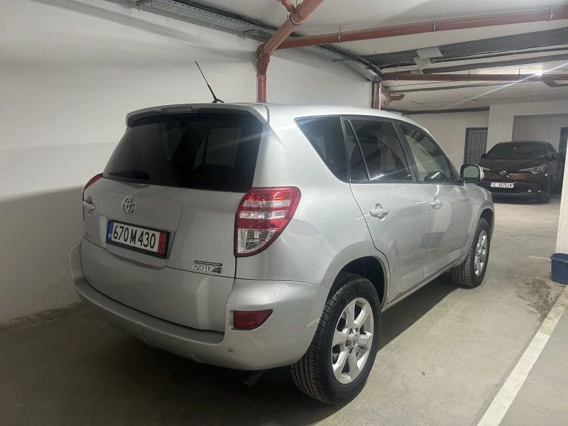 Toyota Rav4 2.2D, снимка 2 - Автомобили и джипове - 48177397