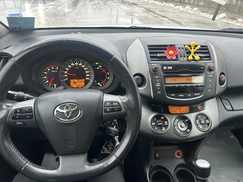 Toyota Rav4 2.2D, снимка 4 - Автомобили и джипове - 48177397