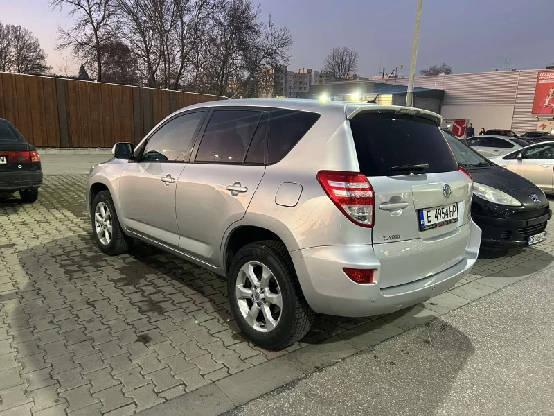 Toyota Rav4 2.2D, снимка 6 - Автомобили и джипове - 48177397