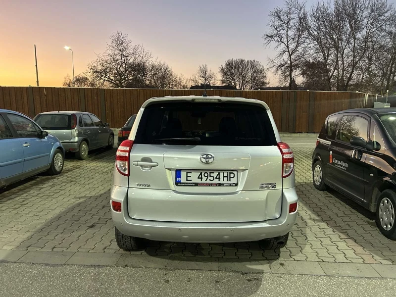 Toyota Rav4 2.2D, снимка 5 - Автомобили и джипове - 48177397