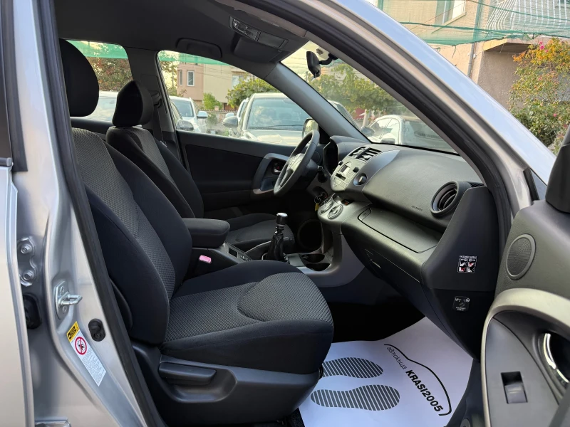 Toyota Rav4 2.2D4D 136HP, снимка 13 - Автомобили и джипове - 52111881