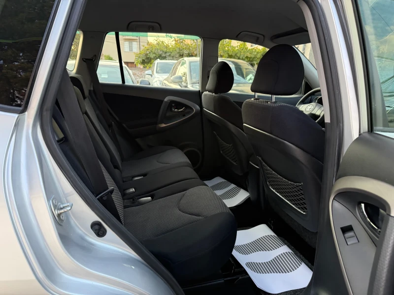 Toyota Rav4 2.2D4D 136HP, снимка 14 - Автомобили и джипове - 52111881