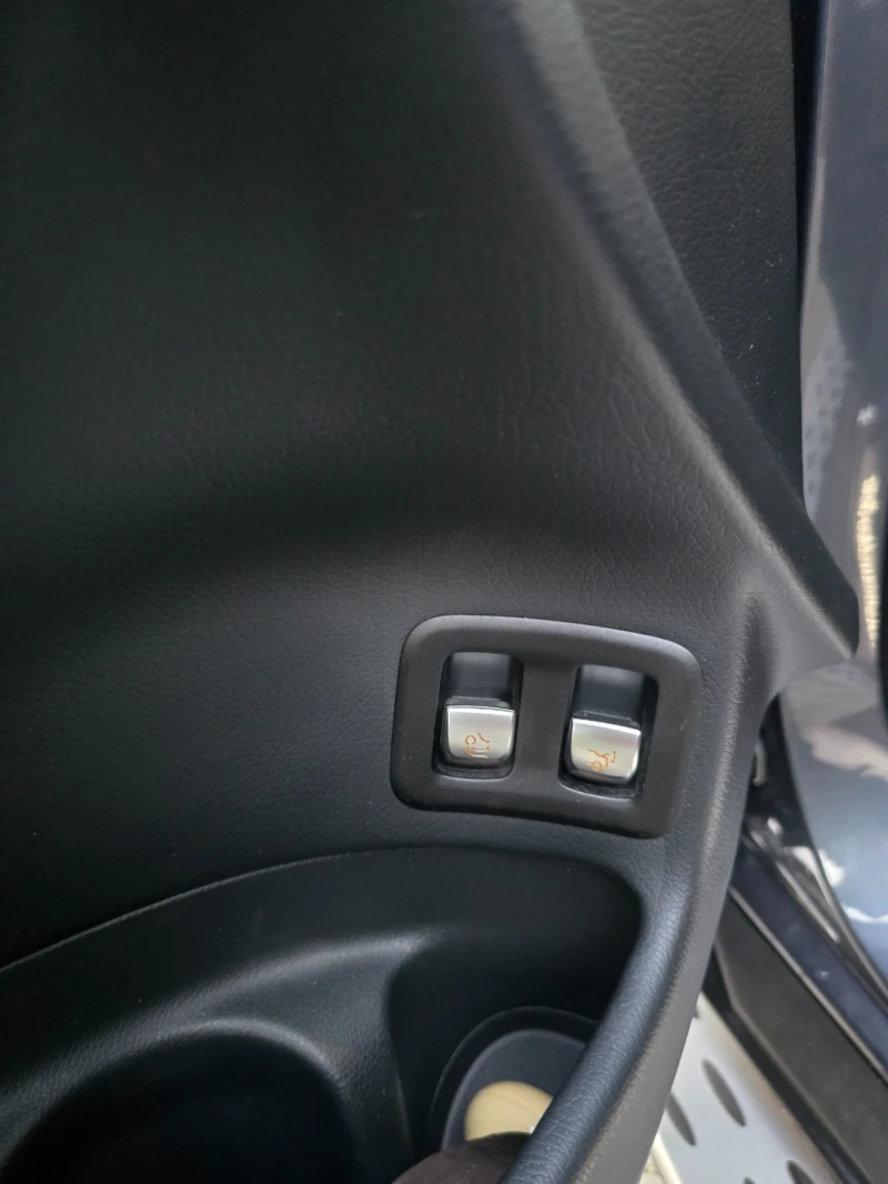 Mercedes-Benz GLC 250 AMG , снимка 16 - Автомобили и джипове - 52893231