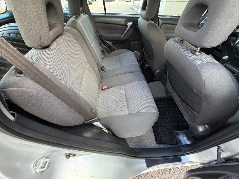 Toyota Rav4 2.0D4D, снимка 13 - Автомобили и джипове - 53509249