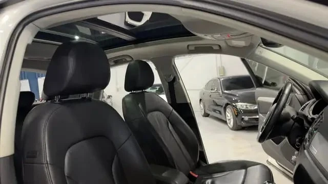 Audi Q3 / Premium / quattro AWD / ПАНОРАМА / CARFAX /, снимка 13 - Автомобили и джипове - 53361256