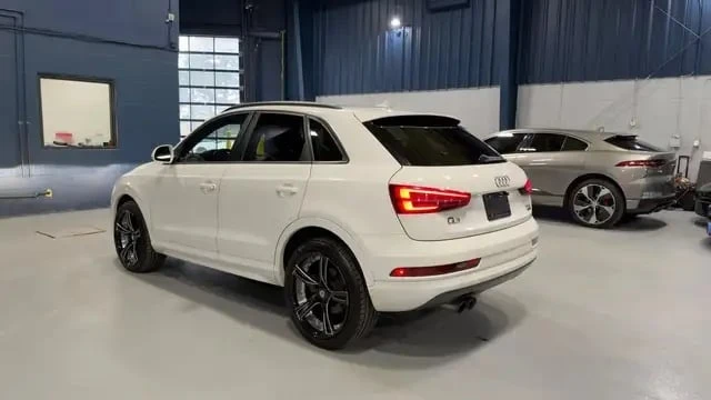 Audi Q3 / Premium / quattro AWD / ПАНОРАМА / CARFAX /, снимка 4 - Автомобили и джипове - 53361256