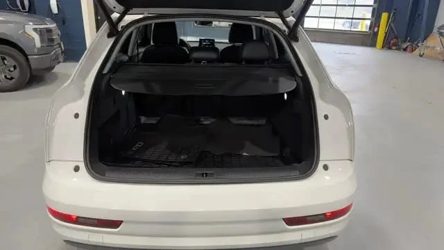 Audi Q3 / Premium / quattro AWD / ПАНОРАМА / CARFAX /, снимка 7 - Автомобили и джипове - 53361256