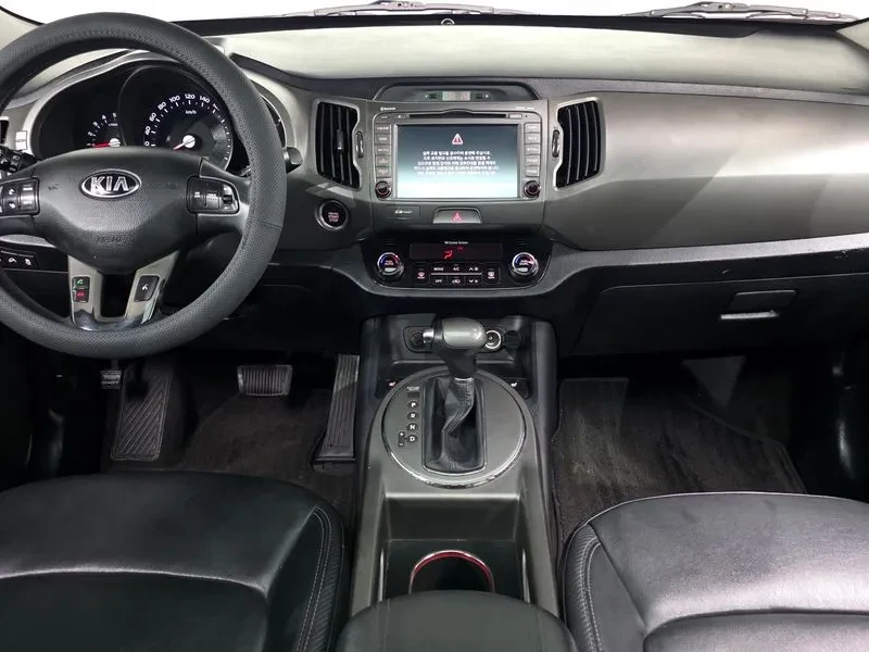 Kia Sportage, снимка 7 - Автомобили и джипове - 55100323