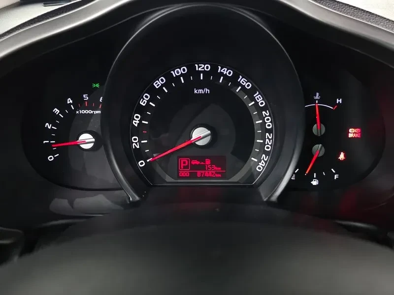 Kia Sportage, снимка 8 - Автомобили и джипове - 55100323