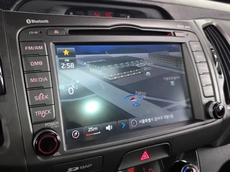 Kia Sportage, снимка 14 - Автомобили и джипове - 55100323