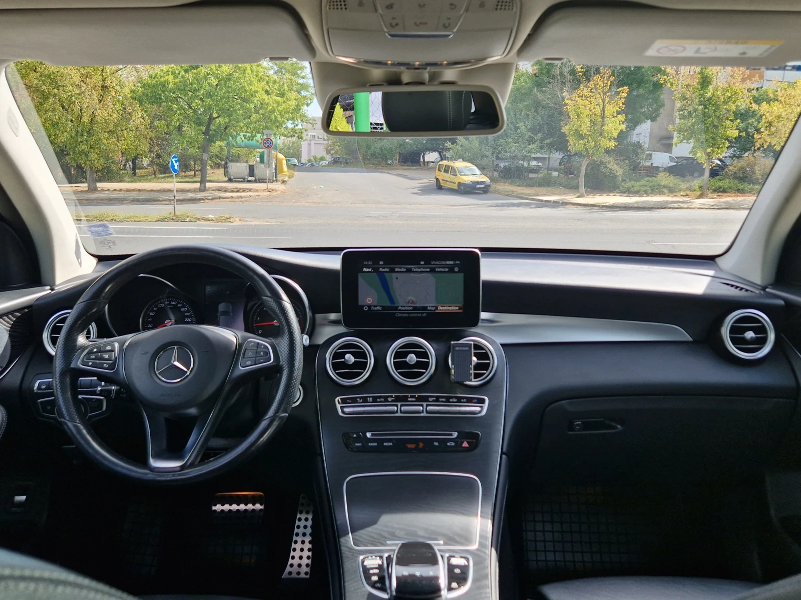 Mercedes-Benz GLC 350 CDI 9g AMG, снимка 11 - Автомобили и джипове - 47310889