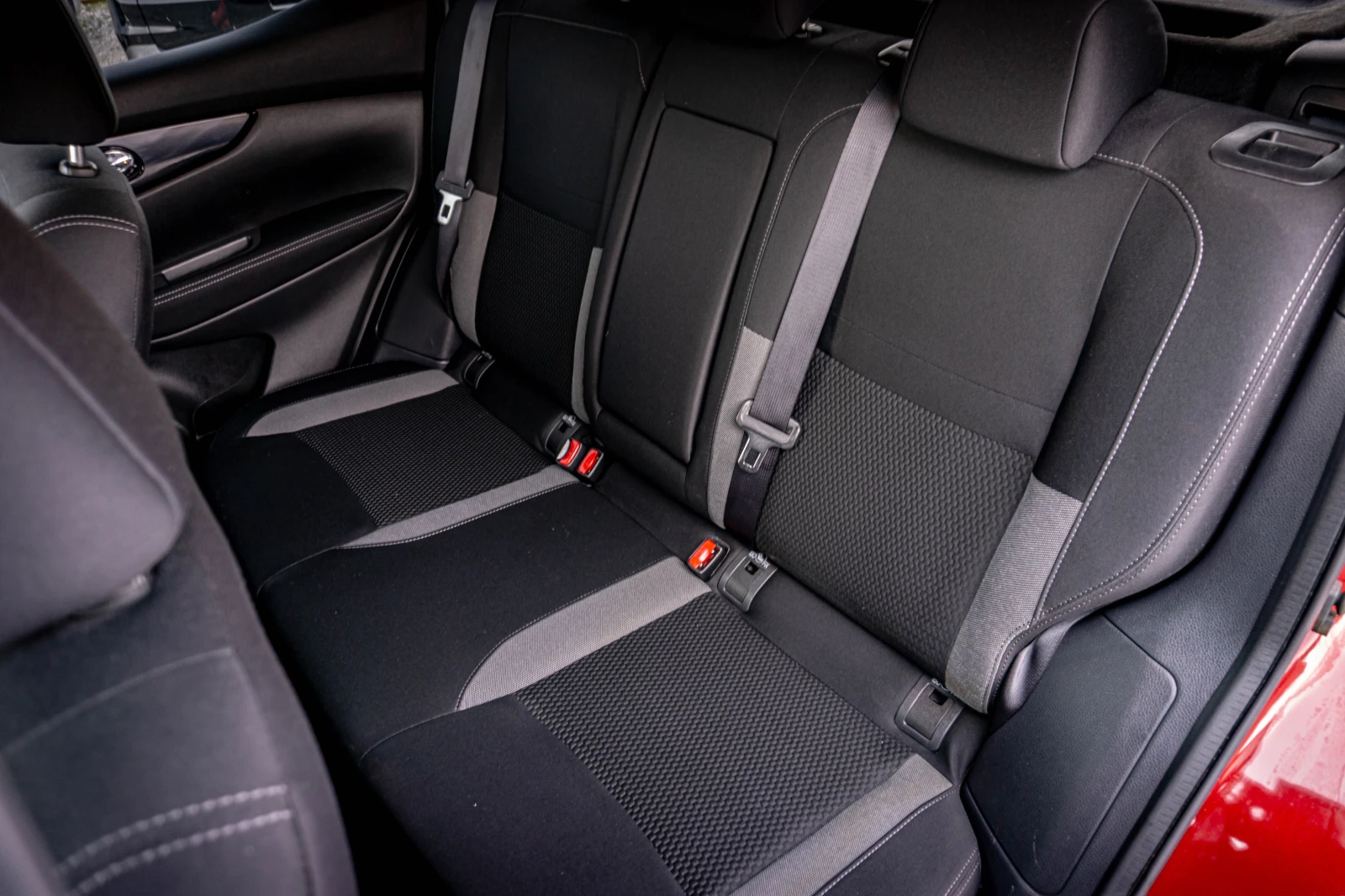 Nissan Qashqai 1.5dci FACELIFT! КАТО НОВА! С ГАРАНЦИЯ! , снимка 11 - Автомобили и джипове - 53962143