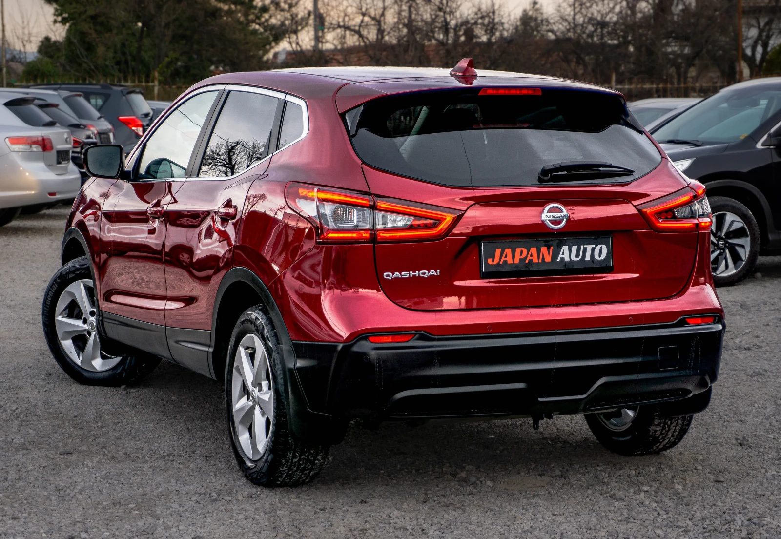 Nissan Qashqai 1.5dci FACELIFT! КАТО НОВА! С ГАРАНЦИЯ! , снимка 6 - Автомобили и джипове - 53962143