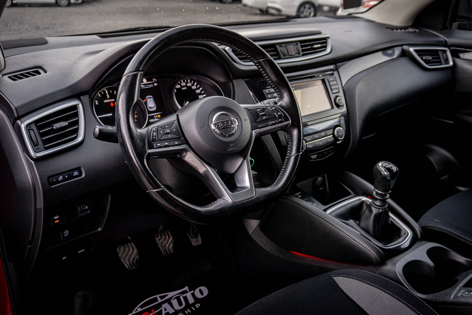 Nissan Qashqai 1.5dci FACELIFT! КАТО НОВА! С ГАРАНЦИЯ! , снимка 7 - Автомобили и джипове - 53962143