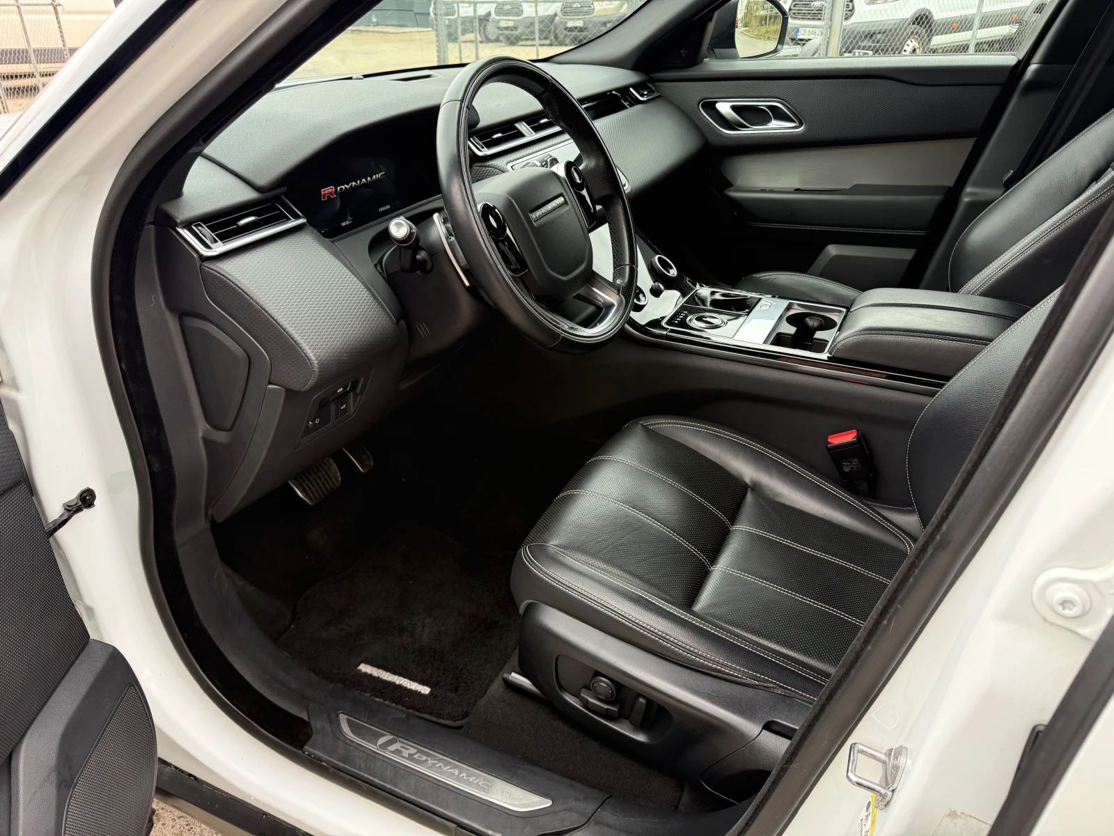 Land Rover Range Rover Velar 2.0d R-Dynamic 4x4, снимка 9 - Автомобили и джипове - 54032667