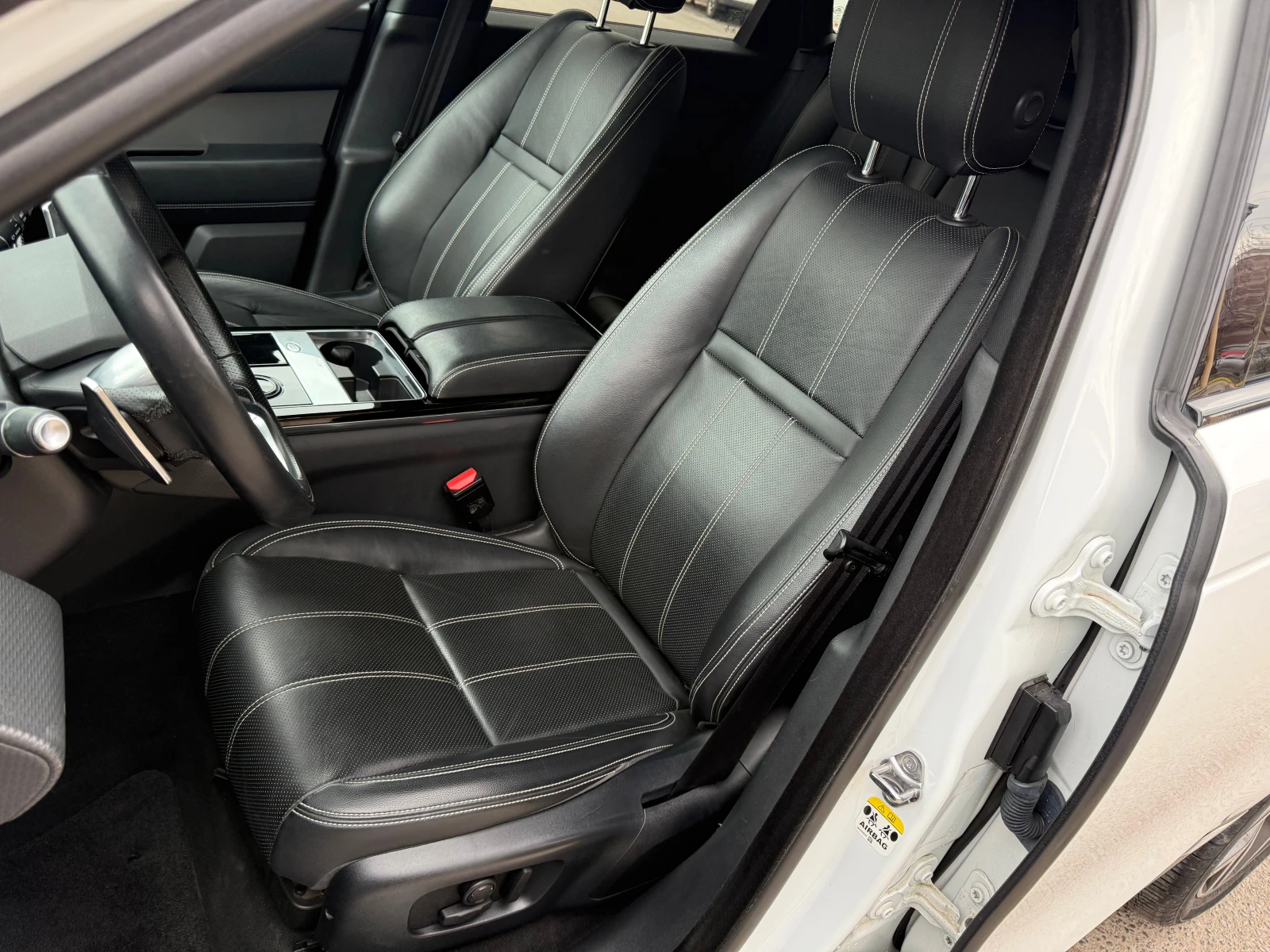 Land Rover Range Rover Velar 2.0d R-Dynamic 4x4, снимка 10 - Автомобили и джипове - 54032667