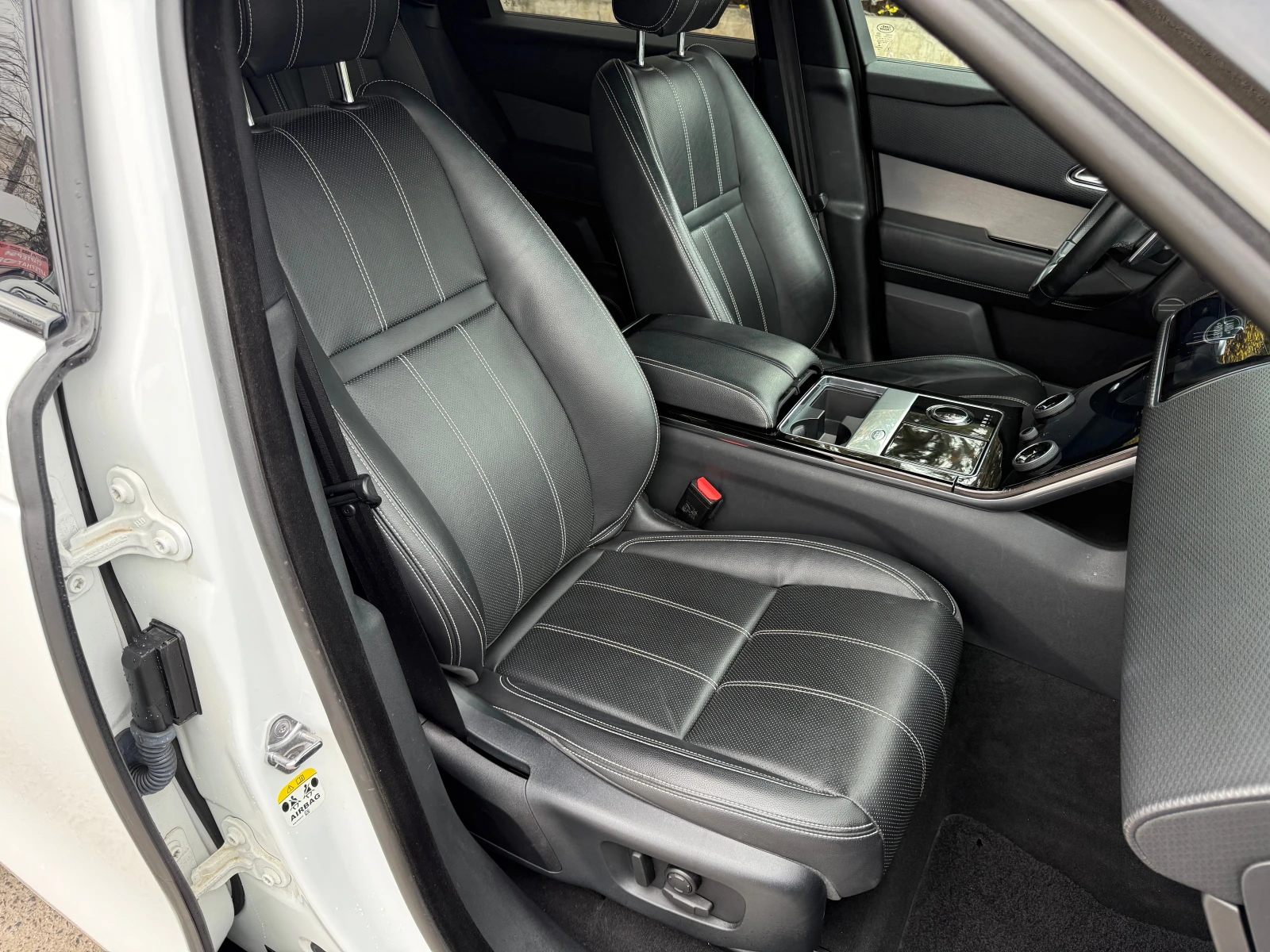 Land Rover Range Rover Velar 2.0d R-Dynamic 4x4, снимка 14 - Автомобили и джипове - 54032667