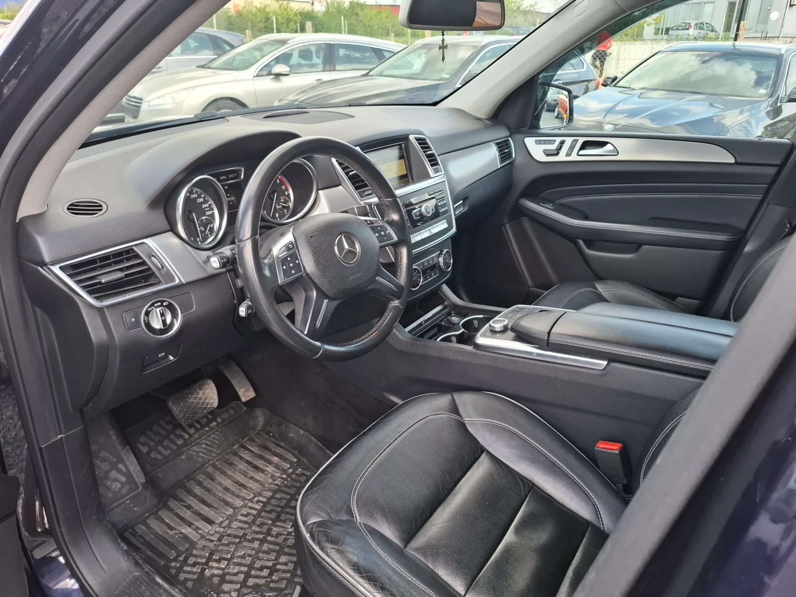 Mercedes-Benz ML 350, снимка 8 - Автомобили и джипове - 54338751