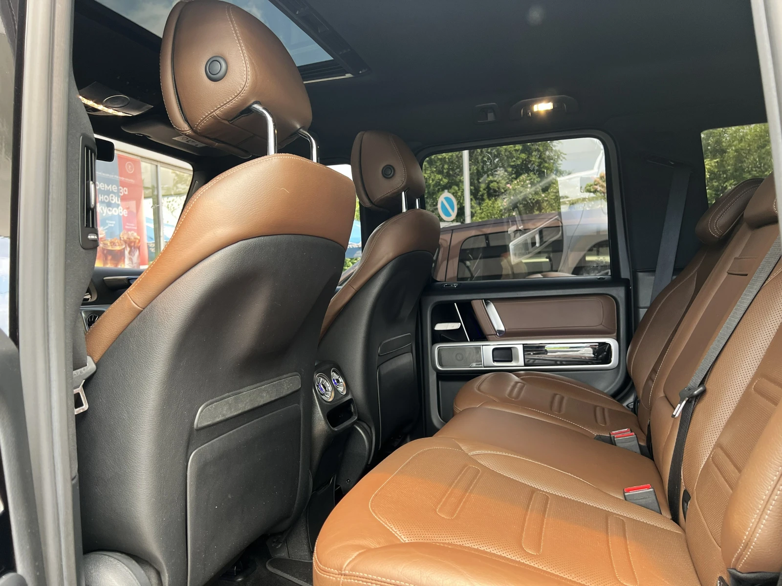 Mercedes-Benz G 500 / BRABUS 800 PACKAGE / CARBON / 360 / PANO / , снимка 16 - Автомобили и джипове - 54631944