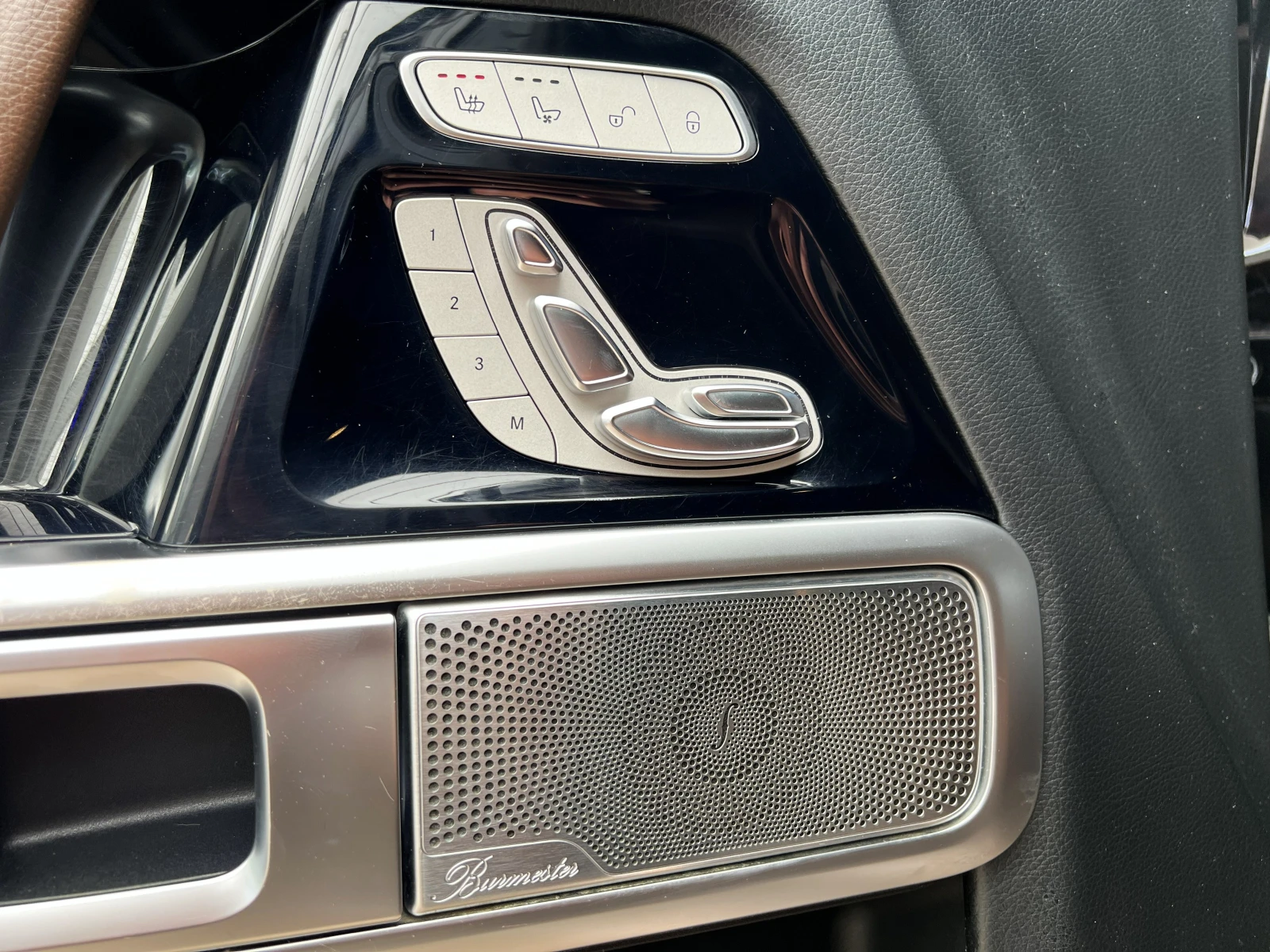 Mercedes-Benz G 500 / BRABUS 800 PACKAGE / CARBON / 360 / PANO / , снимка 8 - Автомобили и джипове - 54631944