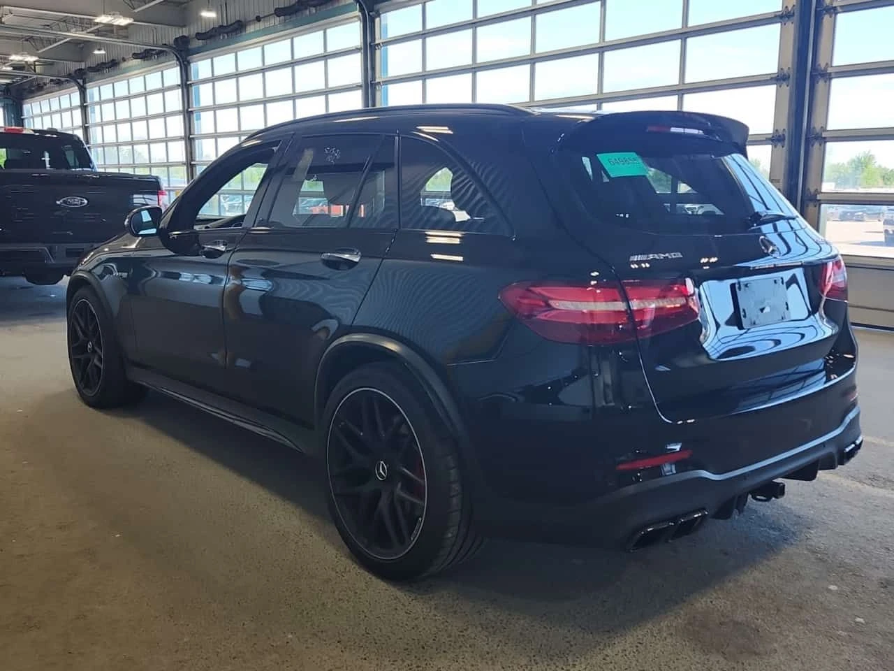 Mercedes-Benz GLC 63 AMG ДИСТРОНИК * ПОДГРЕВИ * ПАНО * KEYLESS * BURMESTER, снимка 4 - Автомобили и джипове - 54847470