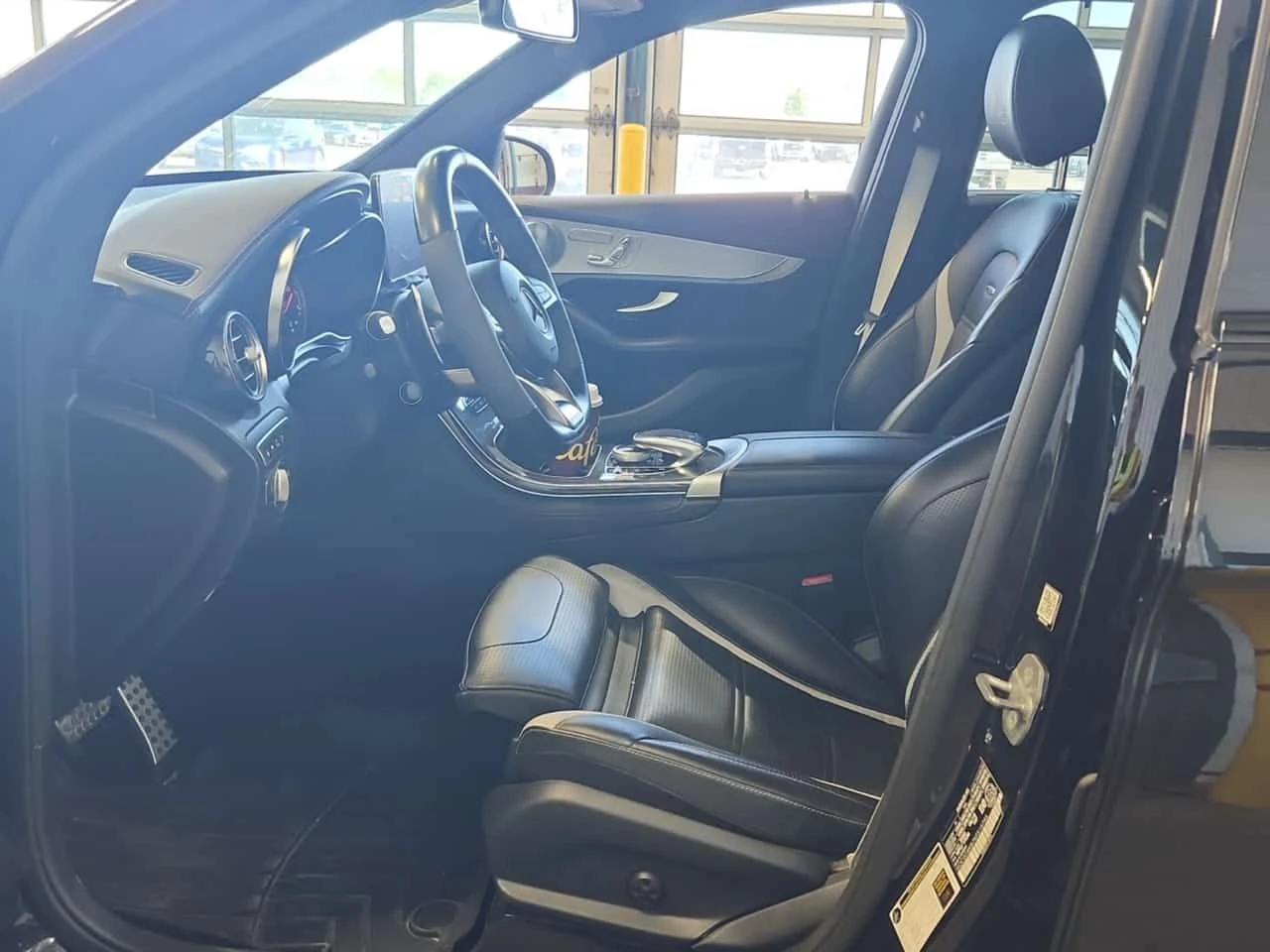 Mercedes-Benz GLC 63 AMG ДИСТРОНИК * ПОДГРЕВИ * ПАНО * KEYLESS * BURMESTER, снимка 5 - Автомобили и джипове - 54847470