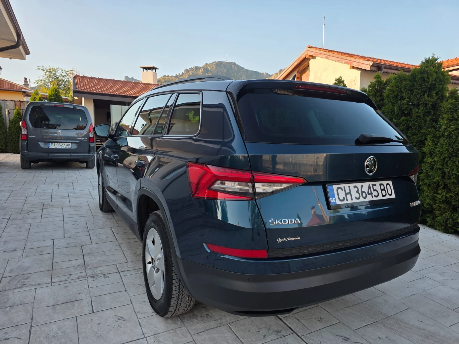Skoda Kodiaq 2.0 TDI AVTO НАПЪЛНО ОТСЛУЖЕН , снимка 7 - Автомобили и джипове - 55551785