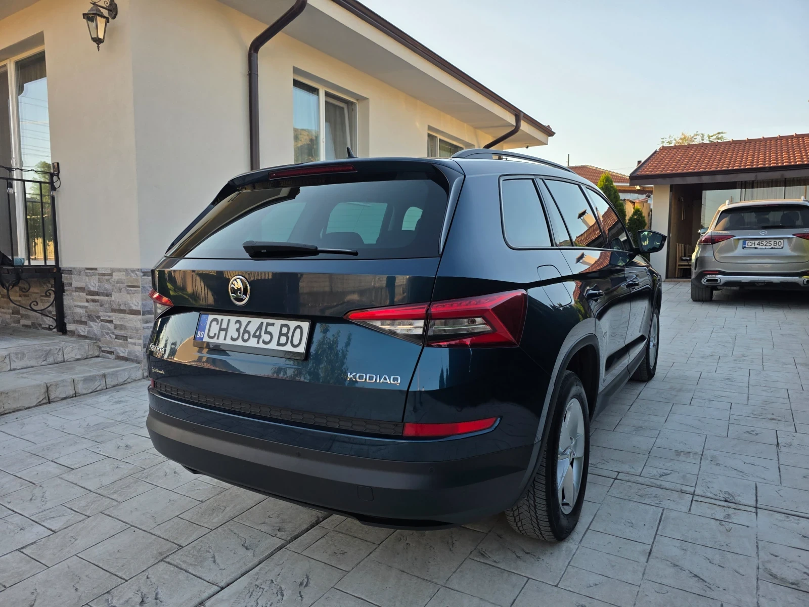 Skoda Kodiaq 2.0 TDI AVTO НАПЪЛНО ОТСЛУЖЕН , снимка 5 - Автомобили и джипове - 55551785