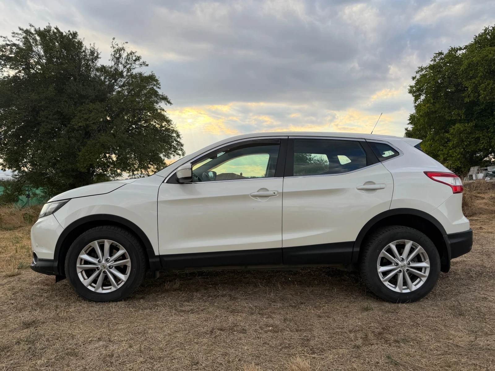 Nissan Qashqai, снимка 5 - Автомобили и джипове - 56154004