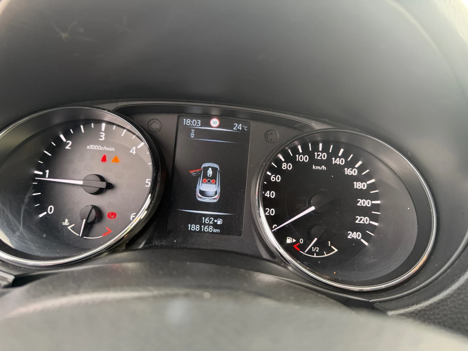 Nissan Qashqai, снимка 10 - Автомобили и джипове - 56154004
