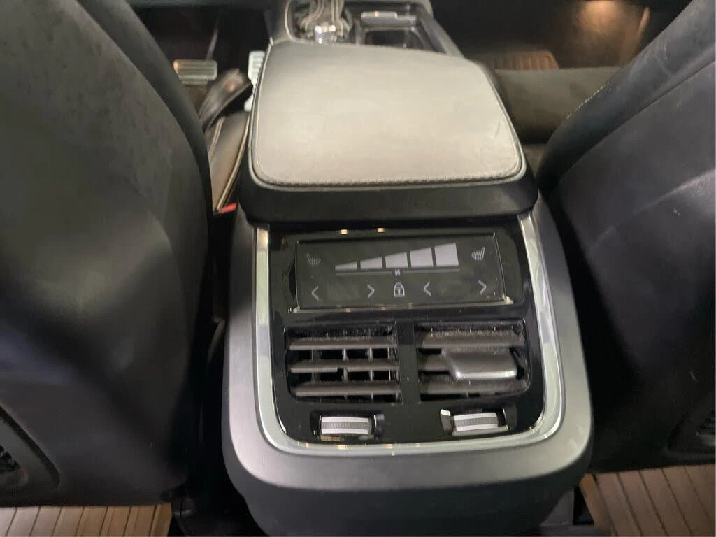 Volvo Xc90 T6 R-Design/HUD/PANO/BOWERS AND WILKINS/360, снимка 15 - Автомобили и джипове - 56214000