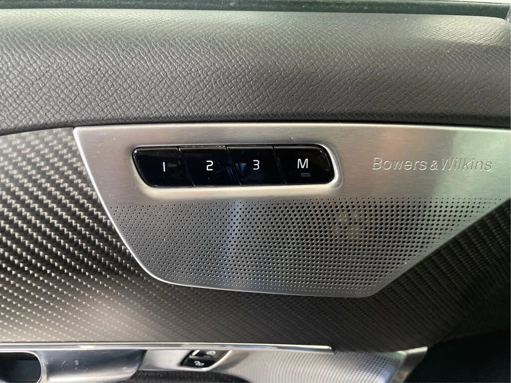 Volvo Xc90 T6 R-Design/HUD/PANO/BOWERS AND WILKINS/360, снимка 8 - Автомобили и джипове - 56214000