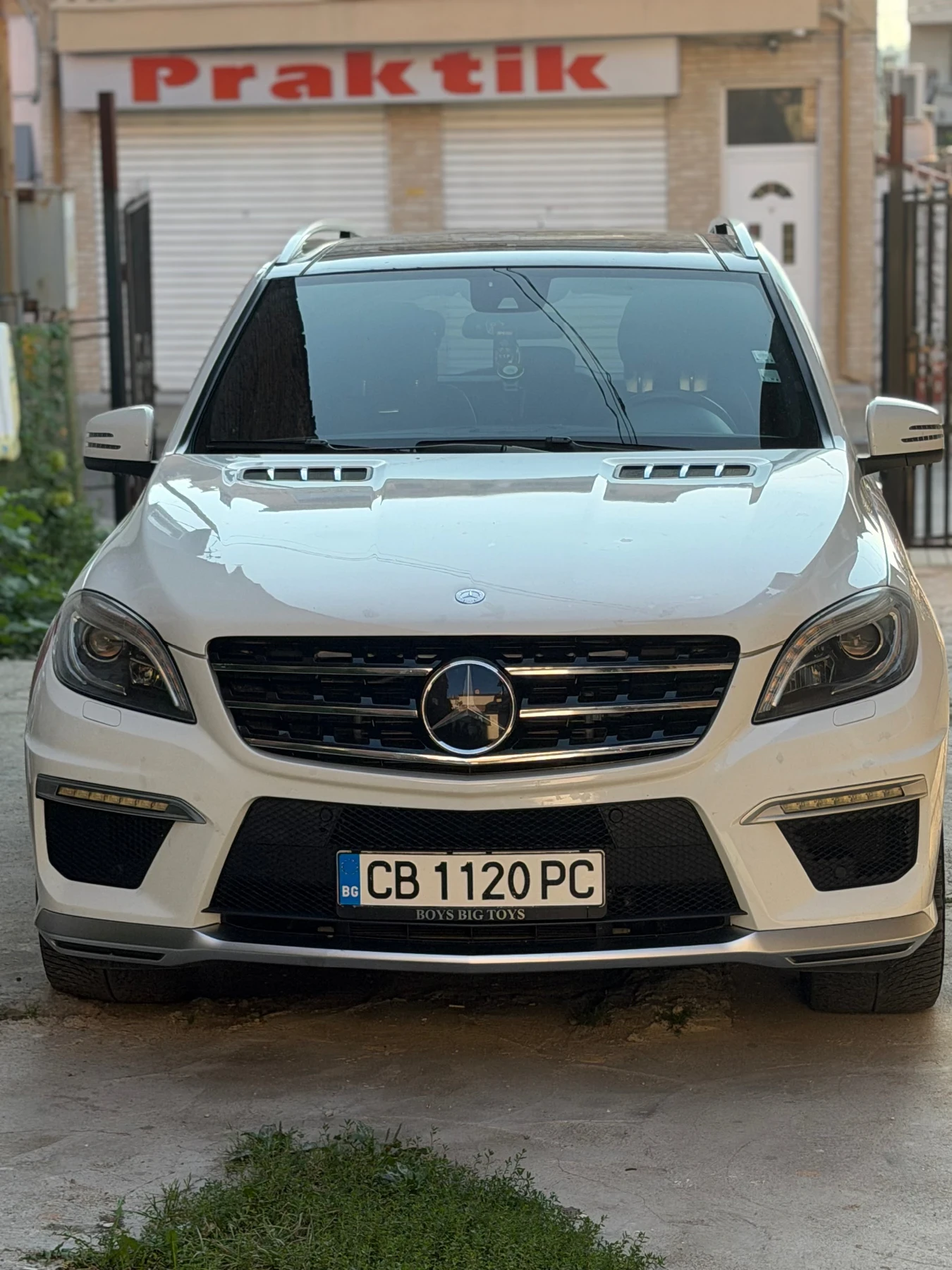 Mercedes-Benz ML 63 AMG, снимка 2 - Автомобили и джипове - 56708982