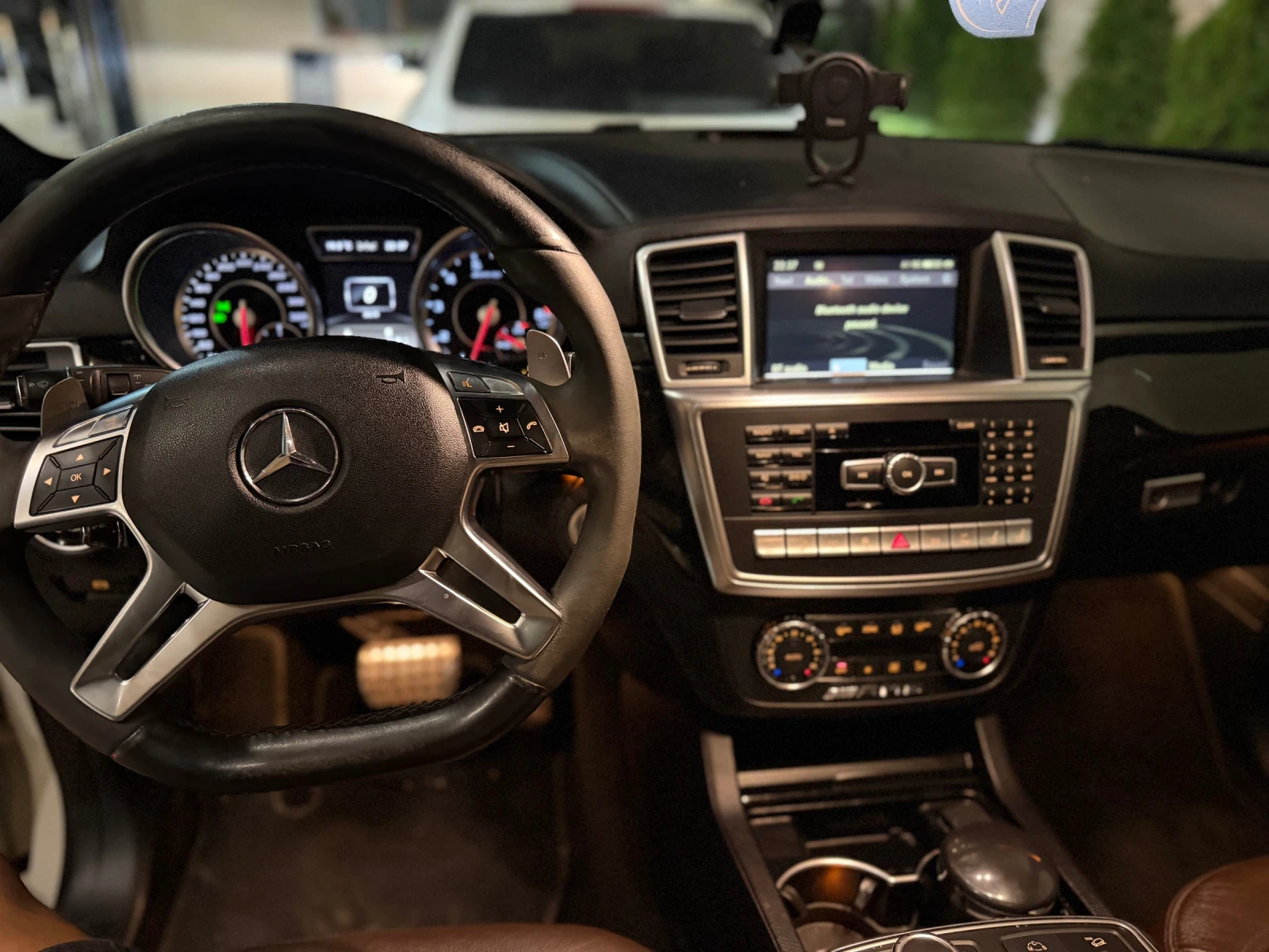 Mercedes-Benz ML 63 AMG, снимка 11 - Автомобили и джипове - 56708982