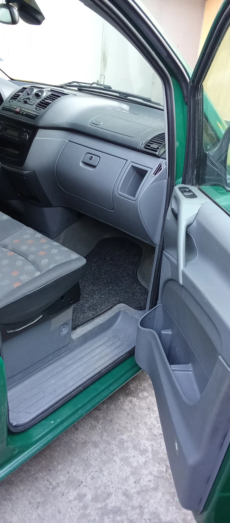 Mercedes-Benz Vito 111CDI , снимка 7 - Бусове и автобуси - 53647219