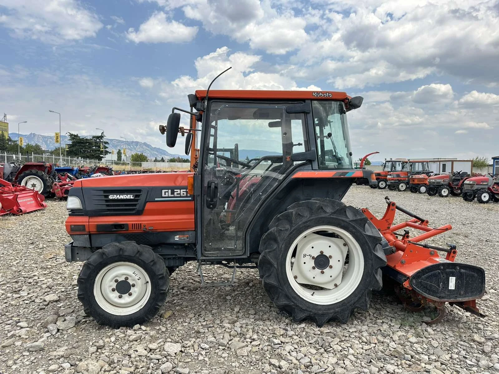 Трактор Kubota Техно груп  - изображение 7