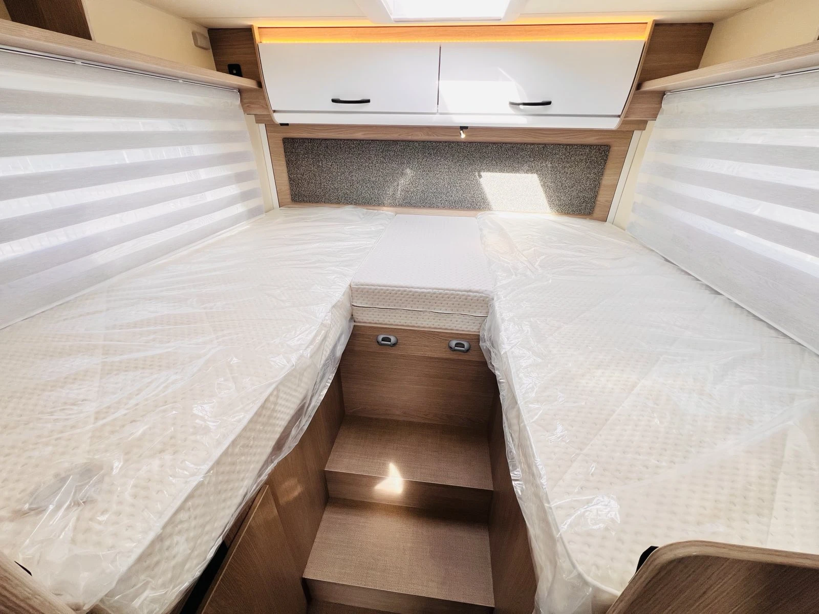 Кемпер Burstner Lyseo Sky Line 726 G, снимка 13 - Каравани и кемпери - 53787766